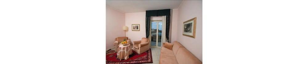 Wave Hotel Acireale Ngoại thất bức ảnh