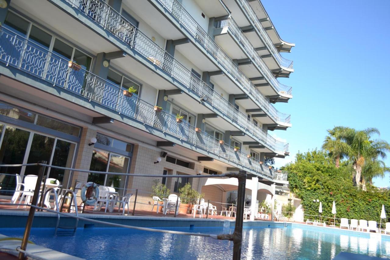 Wave Hotel Acireale Ngoại thất bức ảnh