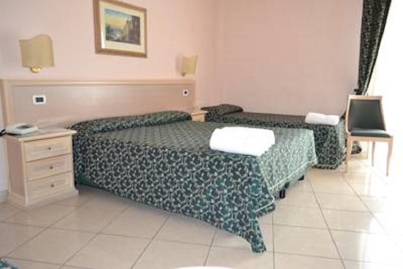Wave Hotel Acireale Ngoại thất bức ảnh